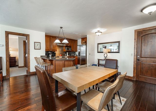 Walk to Avon | Free Shuttle to the Slopes | Pool & Hot Tub! 8