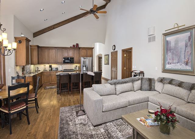 Luxury Arrowhead Home | Game Room | 6 Masters | Shuttle | 1 Mi to Ski Lift 9