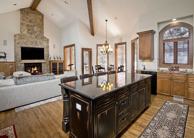 Luxury Arrowhead Home | Game Room | 6 Masters | Shuttle | 1 Mi to Ski Lift 8