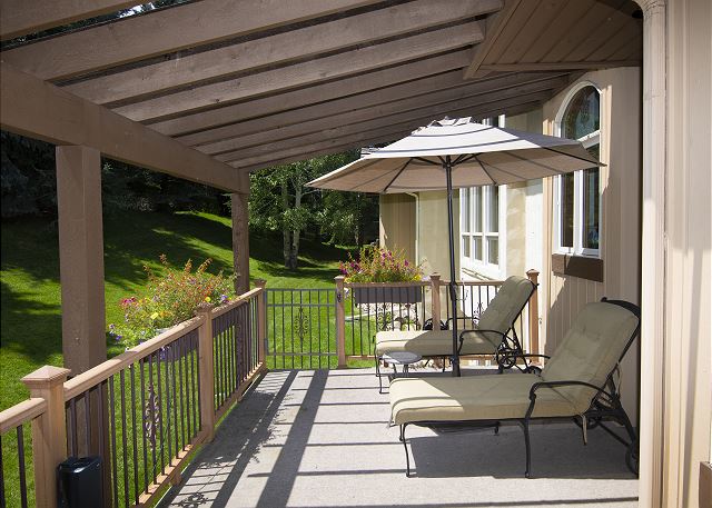 Luxury Arrowhead Home | Game Room | 6 Masters | Shuttle | 1 Mi to Ski Lift 4