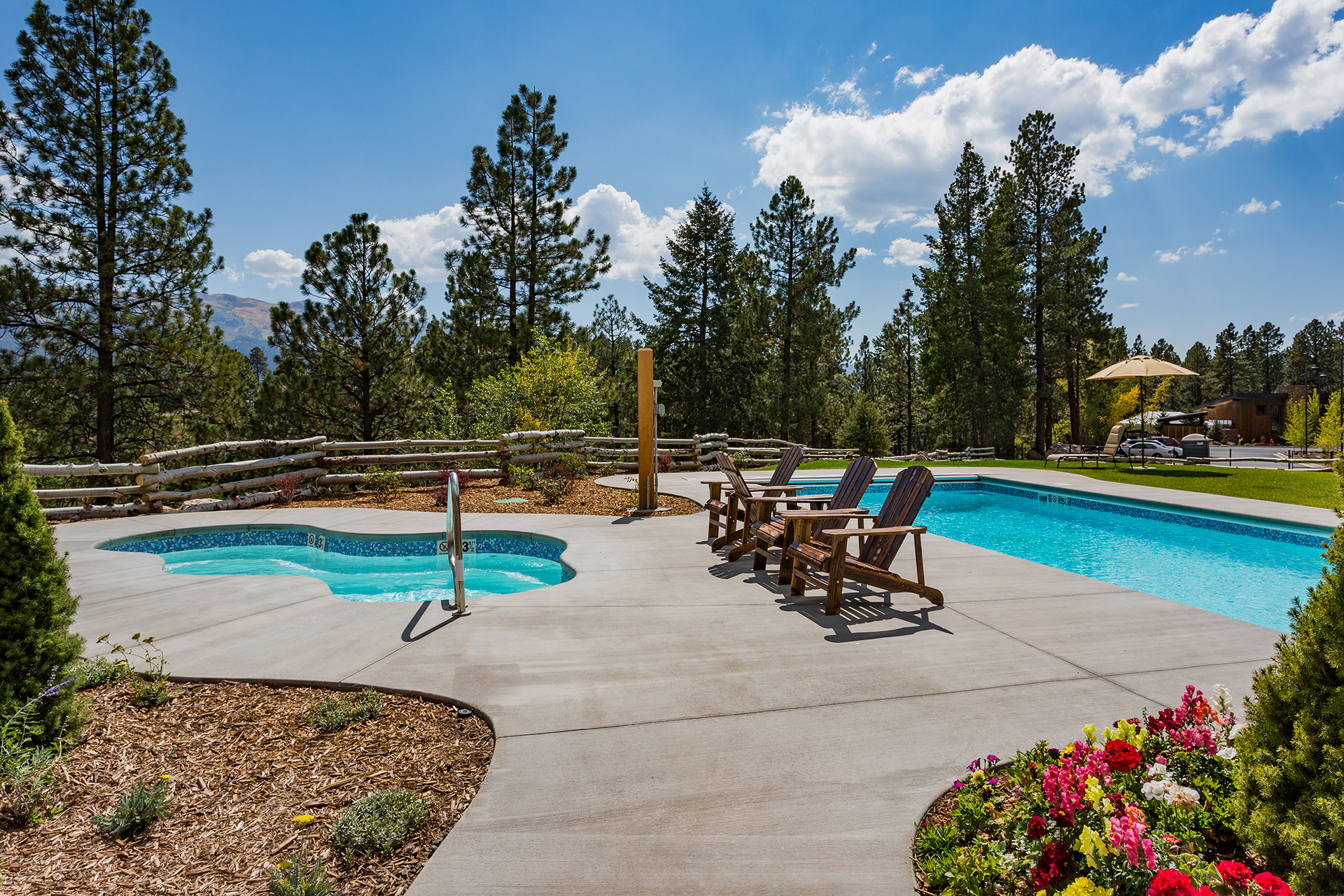 Ponderosa Pines Getaway (#870) |10 min to Ski - Deck - Golf - AC/Pool/HotTub | Photo 4
