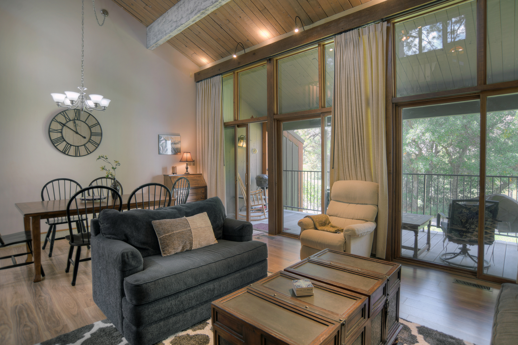 Ponderosa Pines Getaway (#870) |10 min to Ski - Deck - Golf - AC/Pool/HotTub | Photo 12