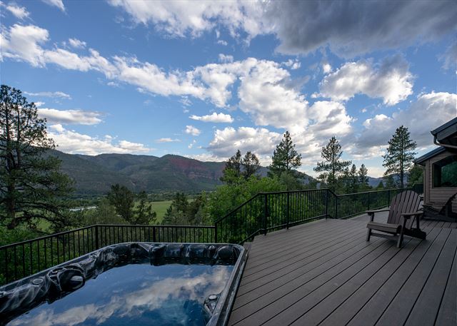 Luxury Home with Great Views, Decks, Hot Tub, AC - 15 Min to Downtown Durango 2