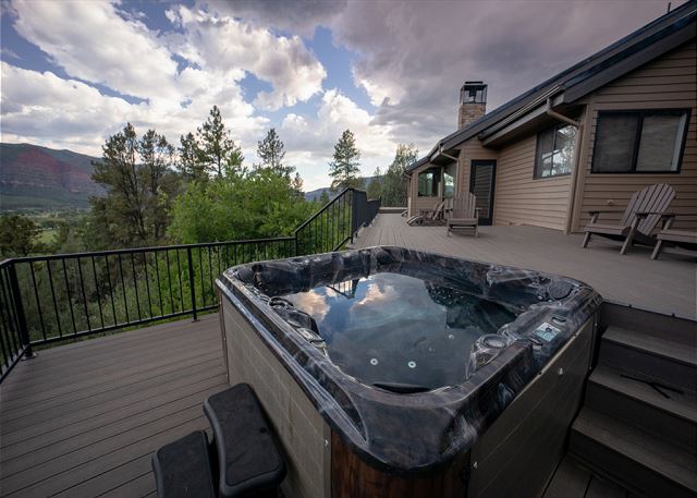Luxury Home with Great Views, Decks, Hot Tub, AC - 15 Min to Downtown Durango 4