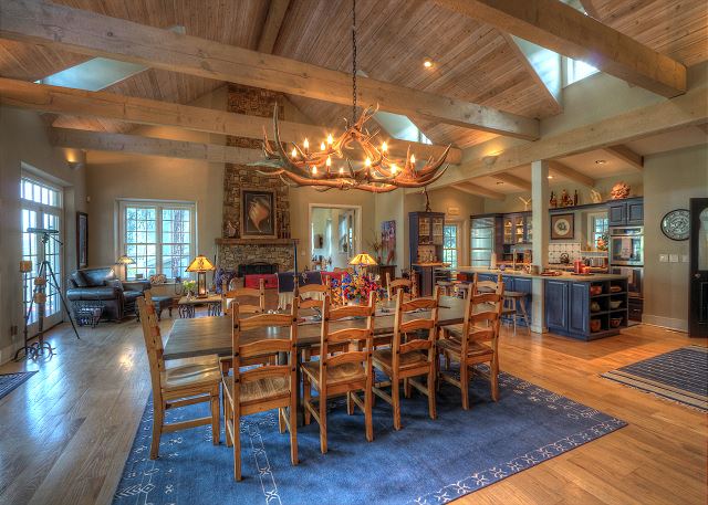 Amazing Home on 7 Acres - 20 Min. to DGO - Fire Pit - Views/AC 4