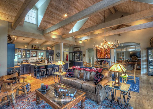 Amazing Home on 7 Acres - 20 Min. to DGO - Fire Pit - Views/AC 2