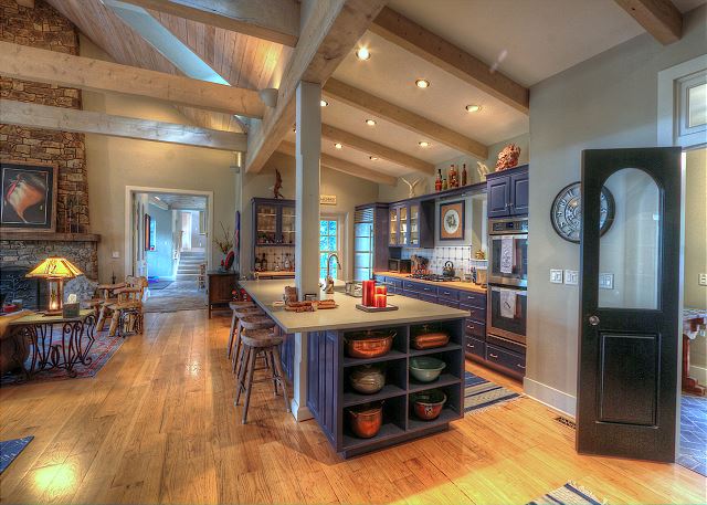 Amazing Home on 7 Acres - 20 Min. to DGO - Fire Pit - Views/AC 5