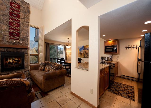 Cascade Village Condo/ Deck/ Mountain Views/ Heated Pool/Hot Tubs 5