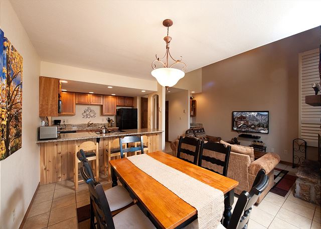 Cascade Village Condo/ Deck/ Mountain Views/ Heated Pool/Hot Tubs 9