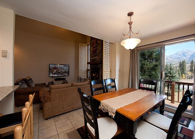Cascade Village Condo/ Deck/ Mountain Views/ Heated Pool/Hot Tubs 10