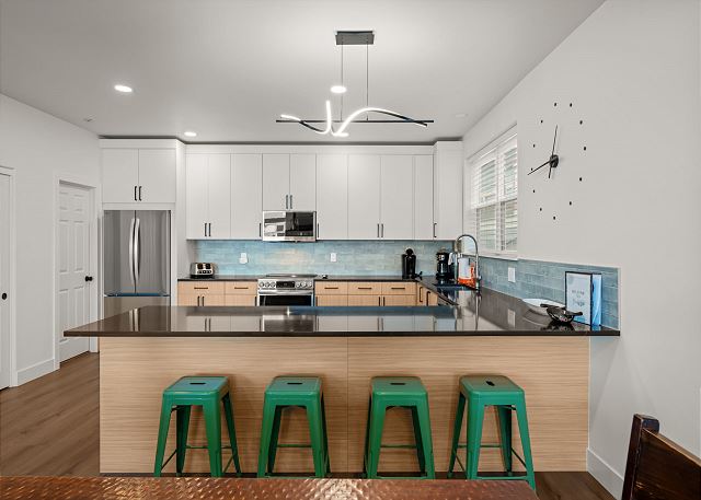 Walk to Main St, Family-Friendly, Balcony Live Music, Ski Garage - Frisco 2