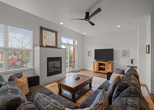 Walk to Main St, Family-Friendly, Balcony Live Music, Ski Garage - Frisco