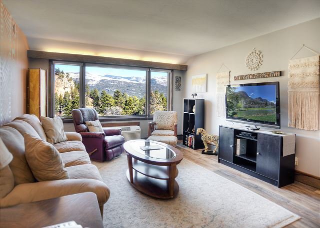 Mesa Markings (#203) |10 min to Ski - Pool/HotTub - Views - Golf - AC