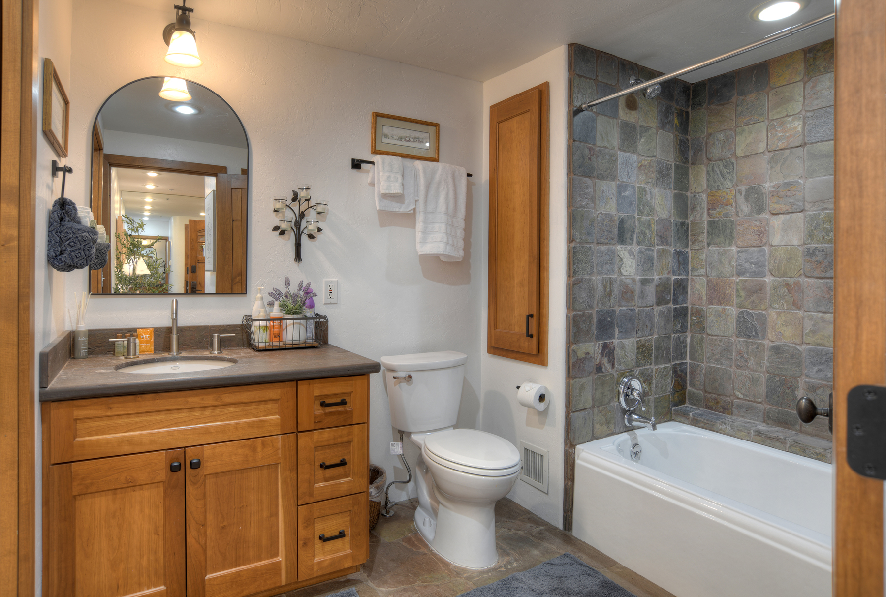Tree House Townhome | AC, Pool, Hot Tub, Golf & Ski | Photo 17