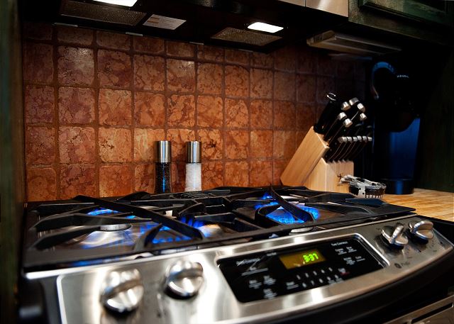 Exquisite Links and Mountain Retreat (#846) -Golf, Near Ski, AC/Pool/HotTub 9