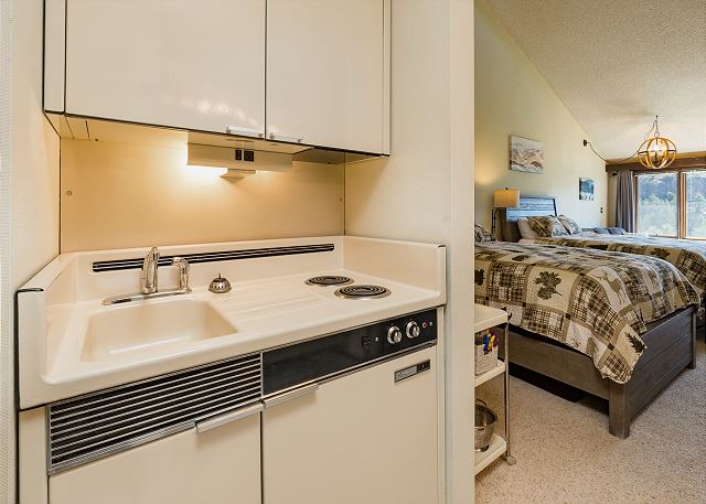 The Lookout (#406) | 10 min to Ski, Golf, AC/Pool/Hot Tub - High Ceilings 7