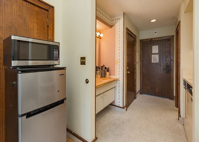 The Lookout (#406) | 10 min to Ski, Golf, AC/Pool/Hot Tub - High Ceilings 5