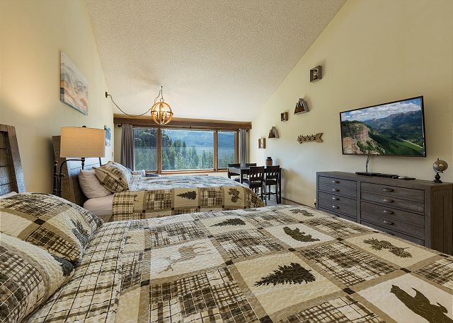 Mountain Mist (#406) | 10 min to Ski - Golf - AC/Pool/Hot Tub - High Ceilings