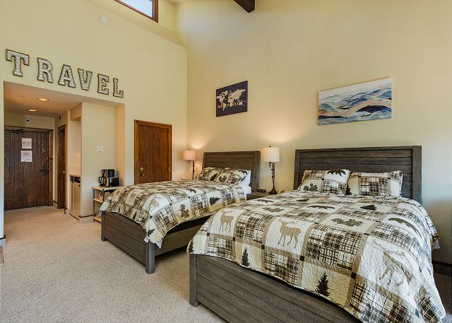 The Lookout (#406) | 10 min to Ski, Golf, AC/Pool/Hot Tub - High Ceilings 9