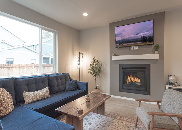 Modern home in Bend! Close to Shopping & Food Carts ~ Pet Friendly! 5