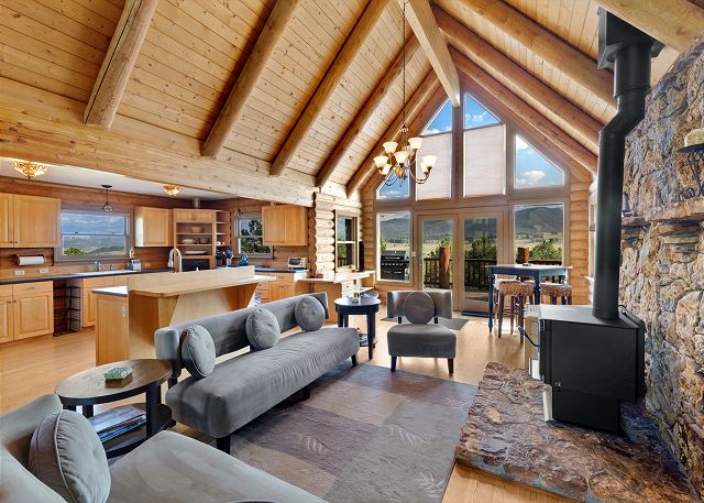 Serene Spacious Home | San Juan Mountain Views | Pet-Friendly STR2024-068 2