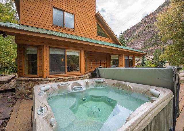 Near River | Great Views | Hot Tub | Pet-friendly