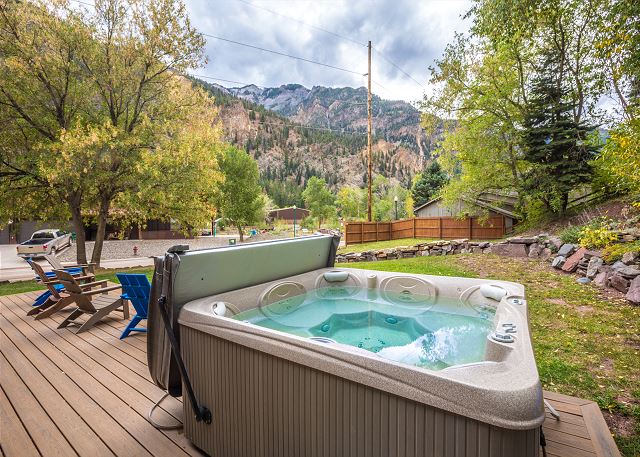 Great Views - Near Riverwalk - Hot Tub - Chef Grade Kitchen - Outdoor Space 3