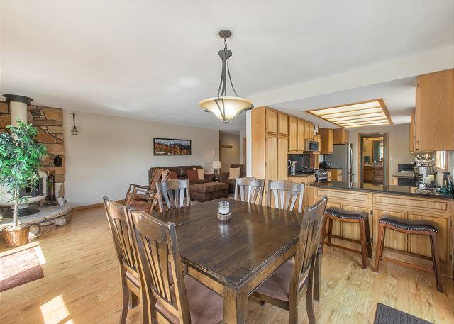 Serene Ranch Home-On Log Hill Mesa-Mountain Views & A/C STR2024-045 9