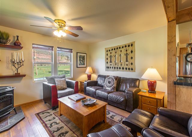 Cozy Home - Private - Stunning Views - Between Ridgway and Ouray STR2024-039 2