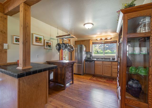 Cozy Home - Private - Stunning Views - Between Ridgway and Ouray STR2024-039 8