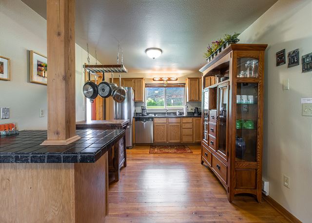 Cozy Home - Private - Stunning Views - Between Ridgway and Ouray STR2024-039 10