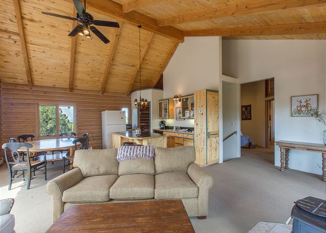 Second-Level Apartment- Wrap Around Deck - Unmatched Views! STR2025-060 7