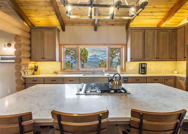 Mountain Retreat with Spectacular Views - Access to Trails STR2024-063 6