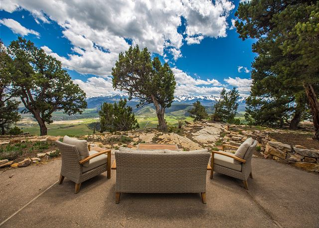 Mountain Retreat with Spectacular Views - Access to Trails STR2024-063