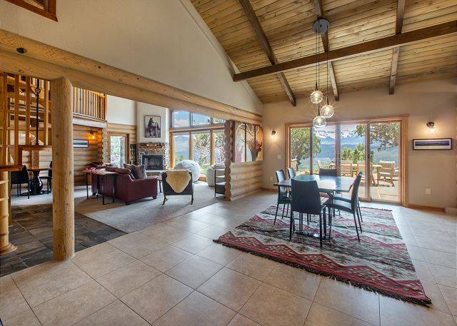 Mountain Retreat with Spectacular Views - Access to Trails STR2024-063 8