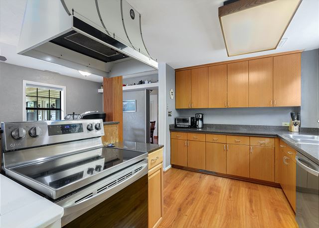 Spacious Historic Home - Sleeps 12 - Pet Friendly-upstairs AC! 5