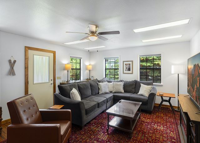 Spacious Historic Home - Sleeps 12 - Pet Friendly-upstairs AC! 2