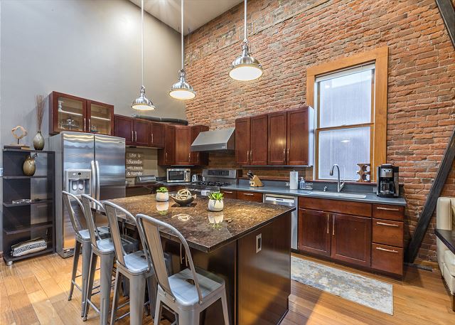 Beautifully Updated Loft in the Heart of Downtown Ouray 8