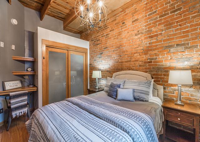 Beautifully Updated Loft in the Heart of Downtown Ouray 10