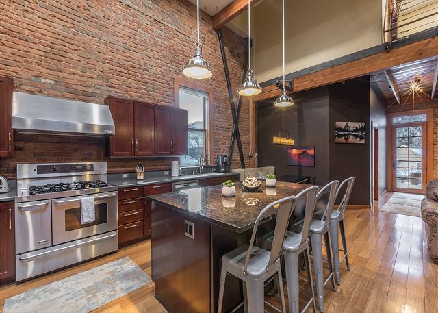 Beautifully Updated Loft in the Heart of Downtown Ouray 6