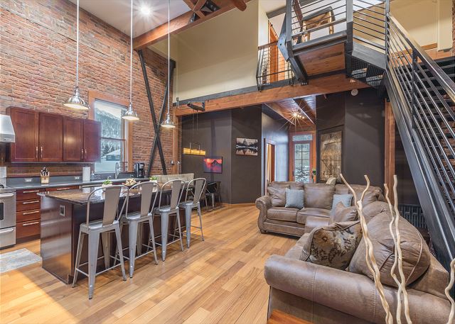 Beautifully Updated Loft in the Heart of Downtown Ouray 7