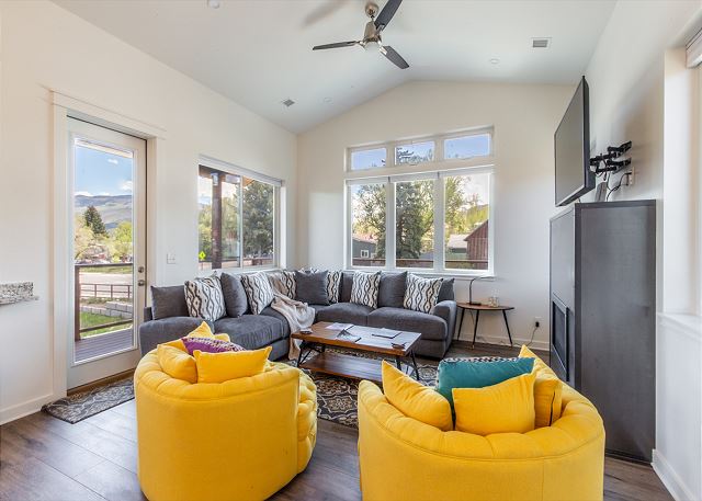 In the Heart of Ridgway- Amazing View- AC- Pet Friendly- Private Master 6