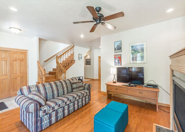 Riverfront Townhome - Great Location & Views - Walk to Ouray - Spacious Deck 8