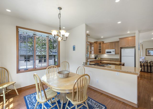 Riverfront Townhome - Great Location & Views - Walk to Ouray - Spacious Deck 7