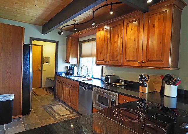 Hillside Haven: Extended-Stay Cabin with Stunning Ouray Views 6
