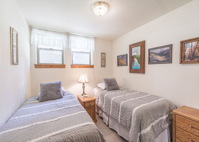 Affordable Condo-Walk to Downtown Ouray- Patio and Grill 8