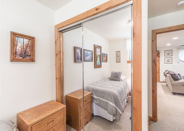 Affordable Condo-Walk to Downtown Ouray- Patio and Grill 9