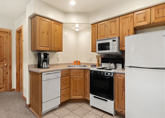 Cozy Remodeled Condo- Walk to Downtown & the River - Beautiful Mountain Views 9