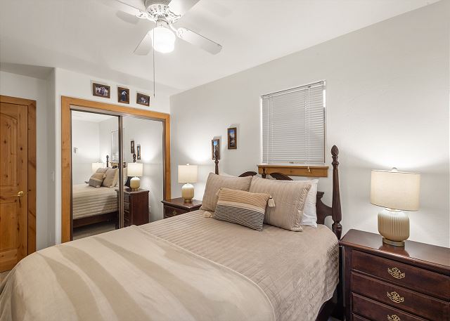 Cozy Remodeled Condo | Walk to Downtown & the River | Mountain Views 9