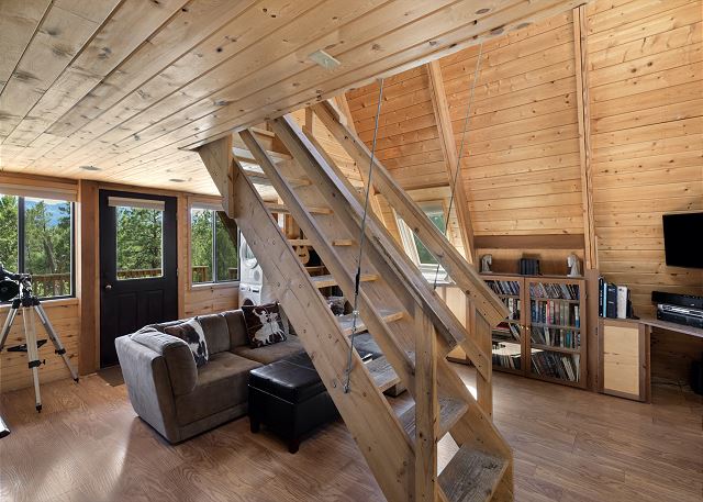 Cozy Cabin - Beautiful Views of the Surrounding Peaks - Hot Tub STR2024-062 8